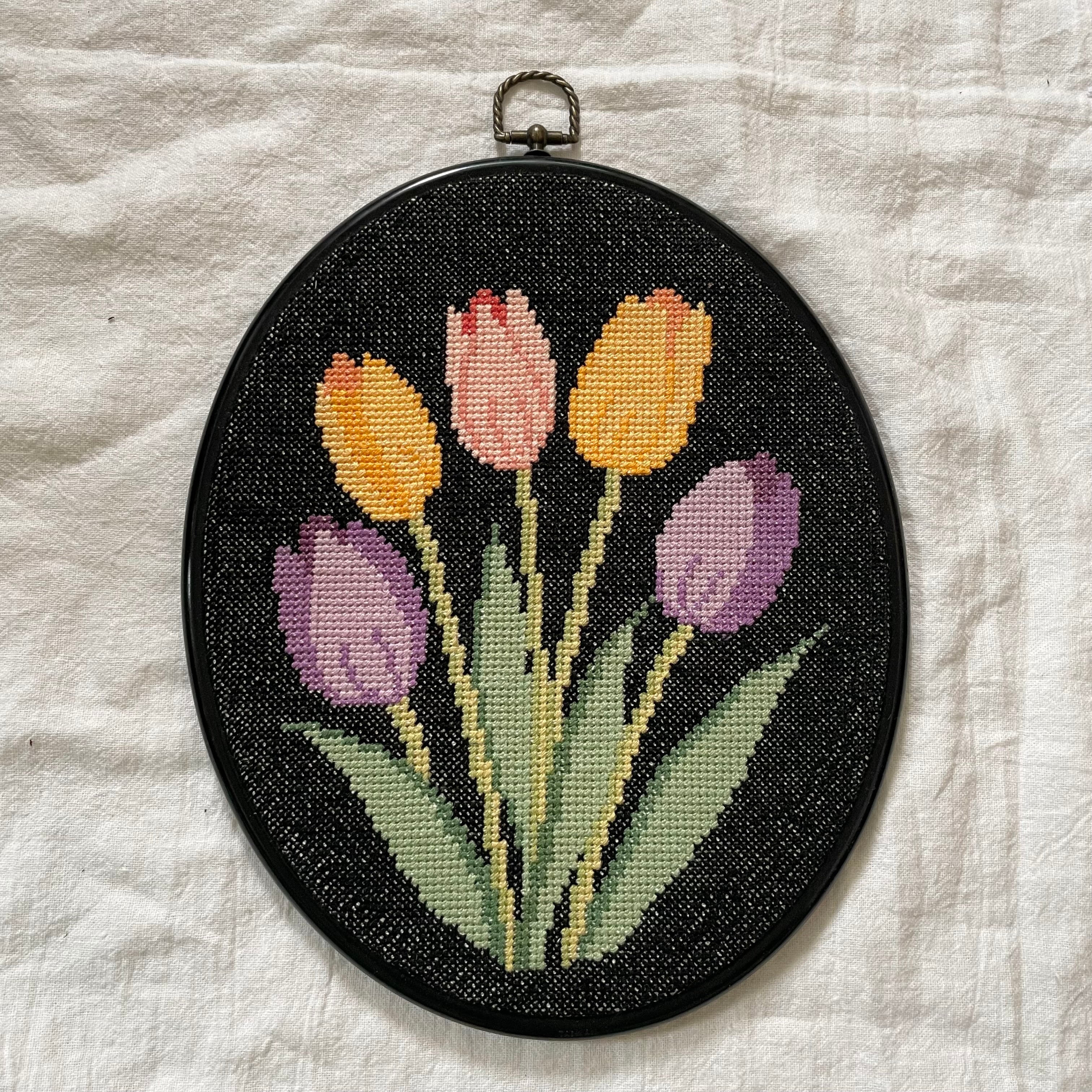 チューリップの壁飾り黒