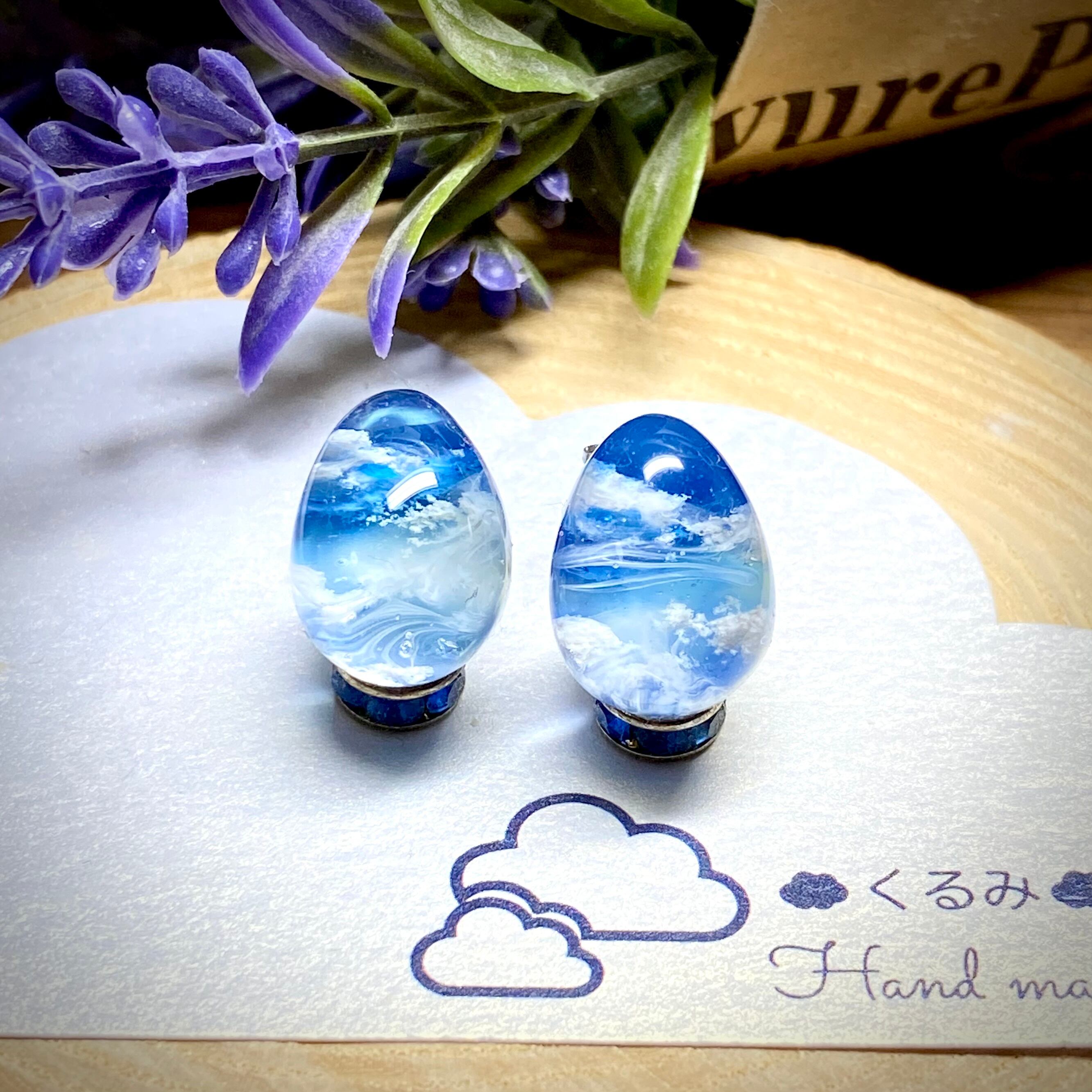 レジンキャッチ式ピアス  青空  たまご型 15mm×11mm サージカルステンレス