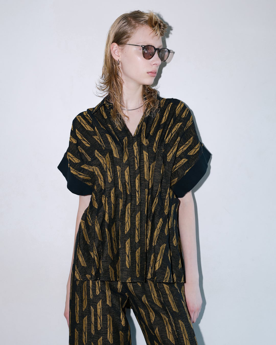 Stripe Jacquard Tuck-Design Shirt