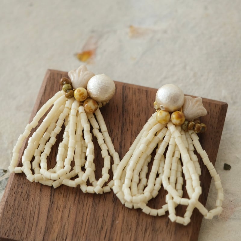 ビーズフリンジタッセルピアス/イヤリング M2077