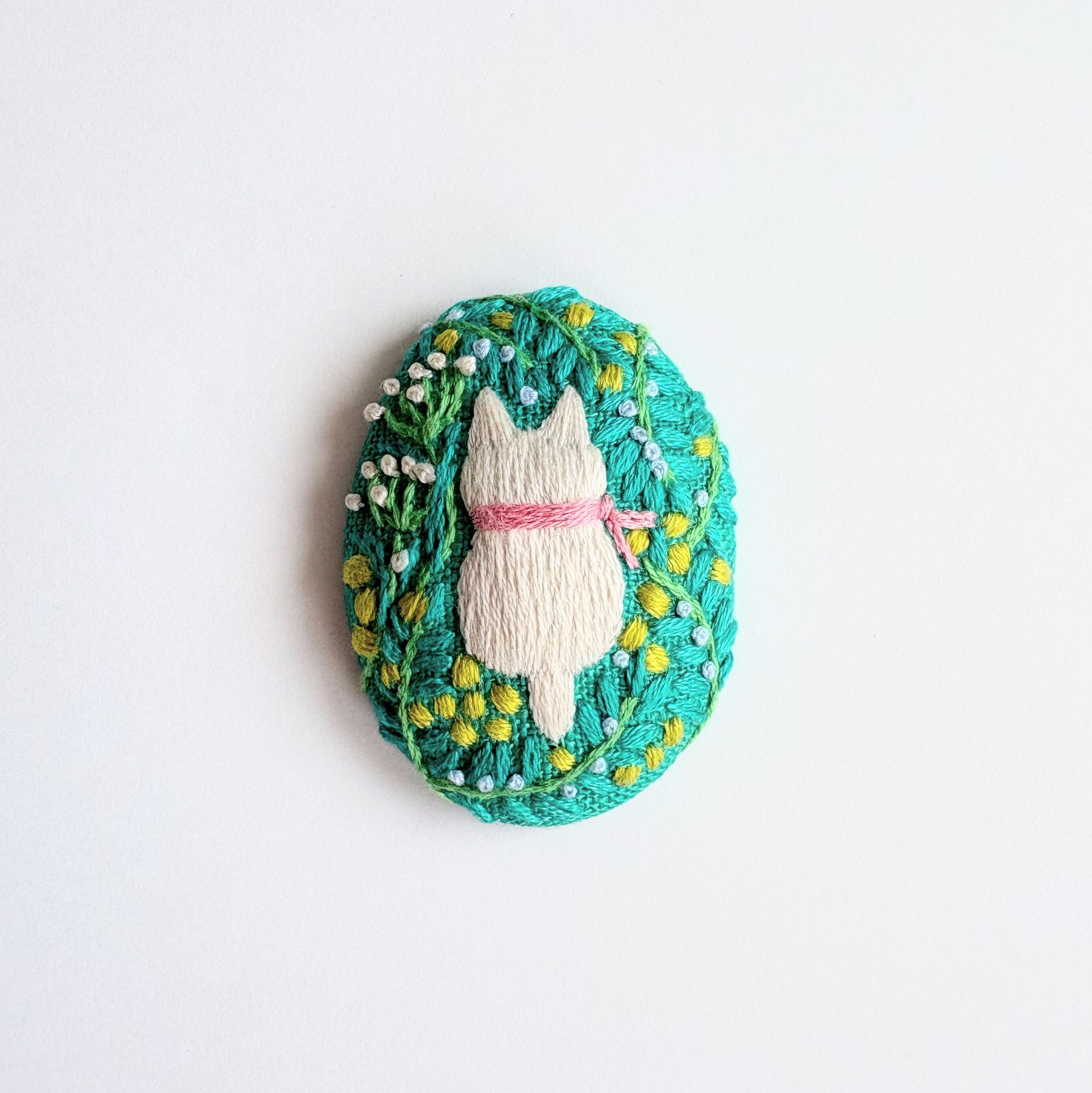 こねことミモザの刺繍ブローチ【botanical】#435 | j.couture
