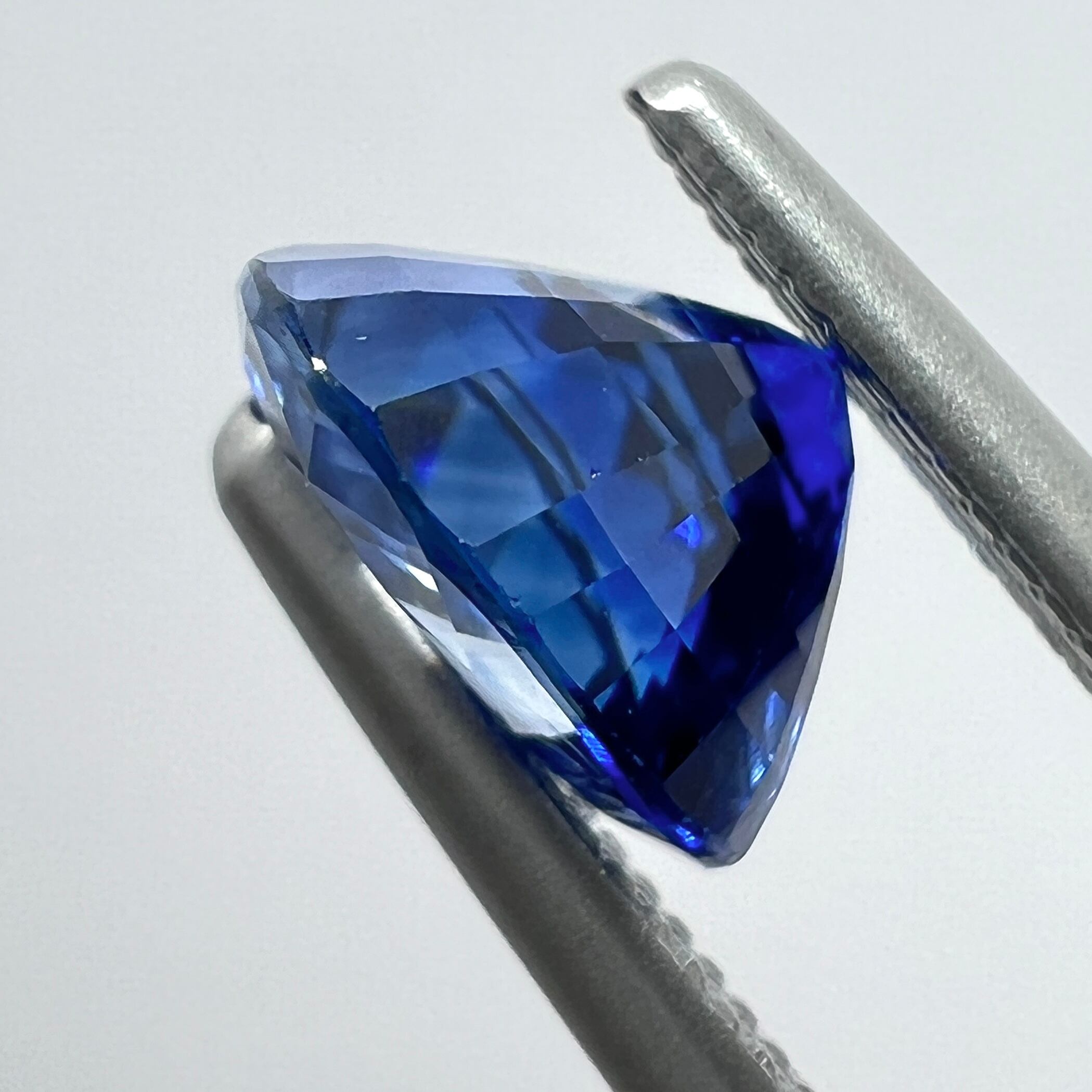 1.74ct 愛らしい横広ハートのバイカラーサファイア ルース | Bleu Roi