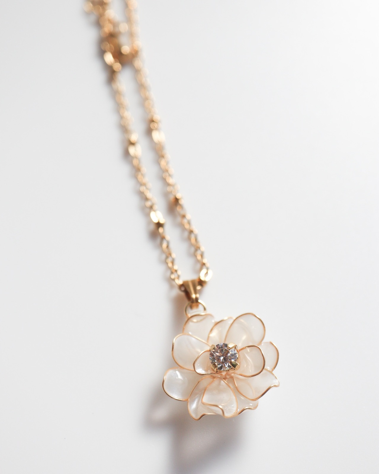 ”尊ぶ（peony dahlia）ネックレス”