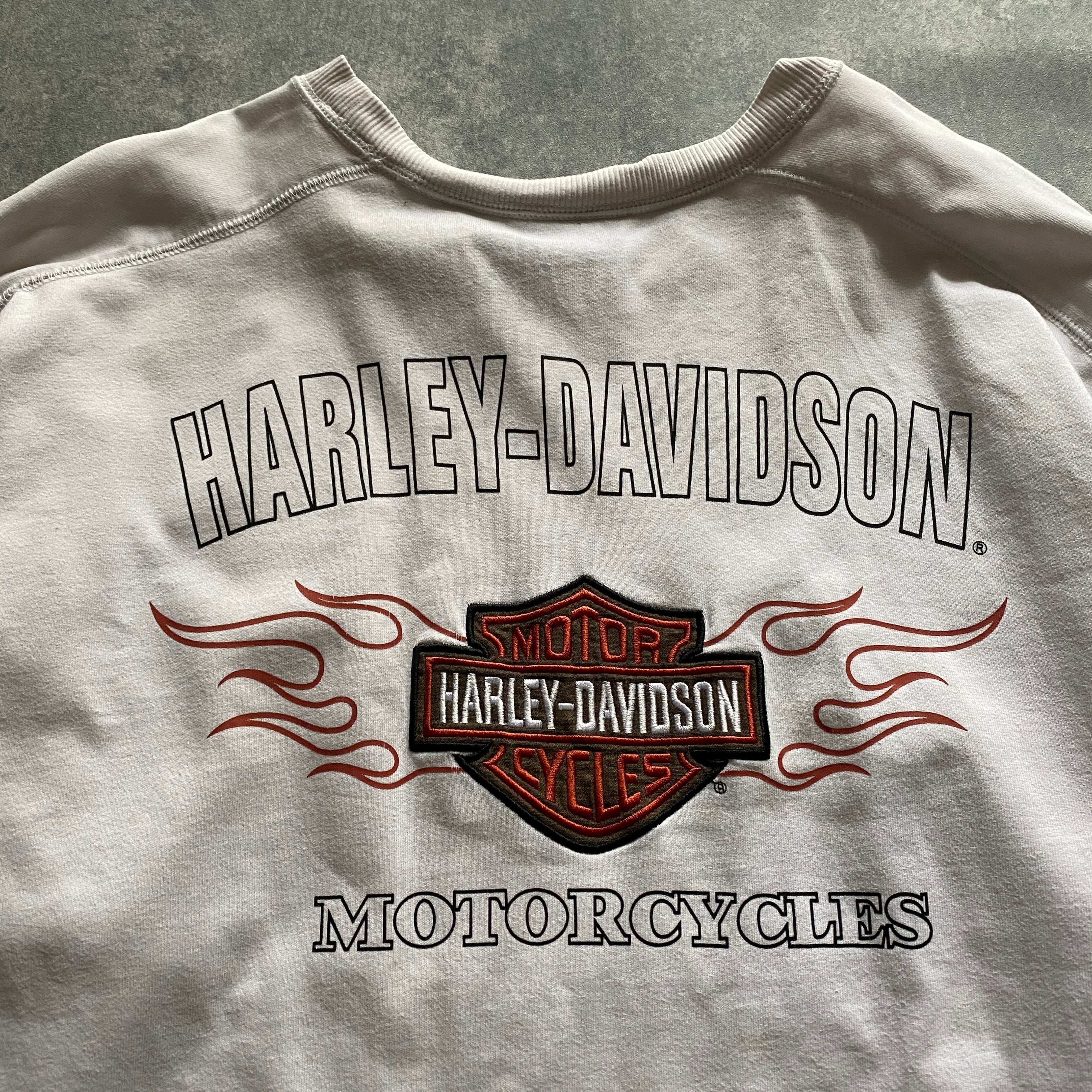 【XLサイズ】ハーレーダビッドソン　刺繍ワンポイント　バックロゴ　Tシャツ　ロンT