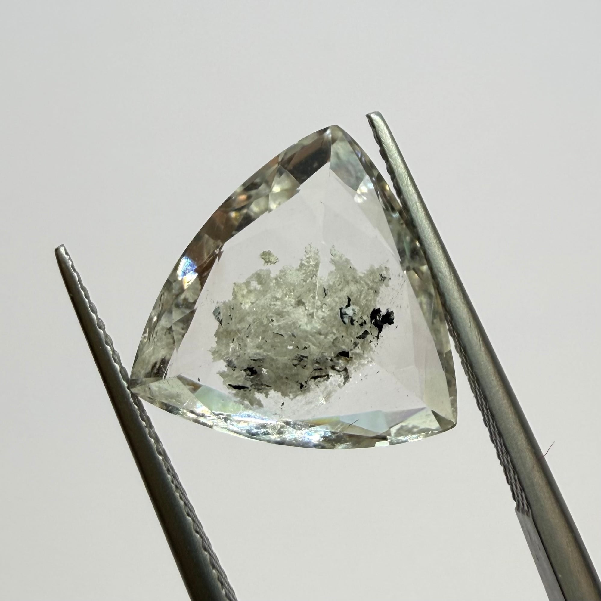 カスミソウを閉じ込めたようなガーデンクオーツ