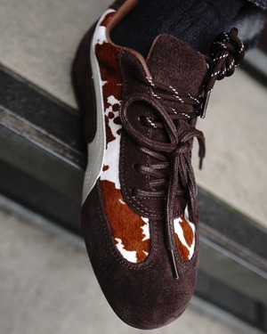 animal suede leather sneaker／cow brown