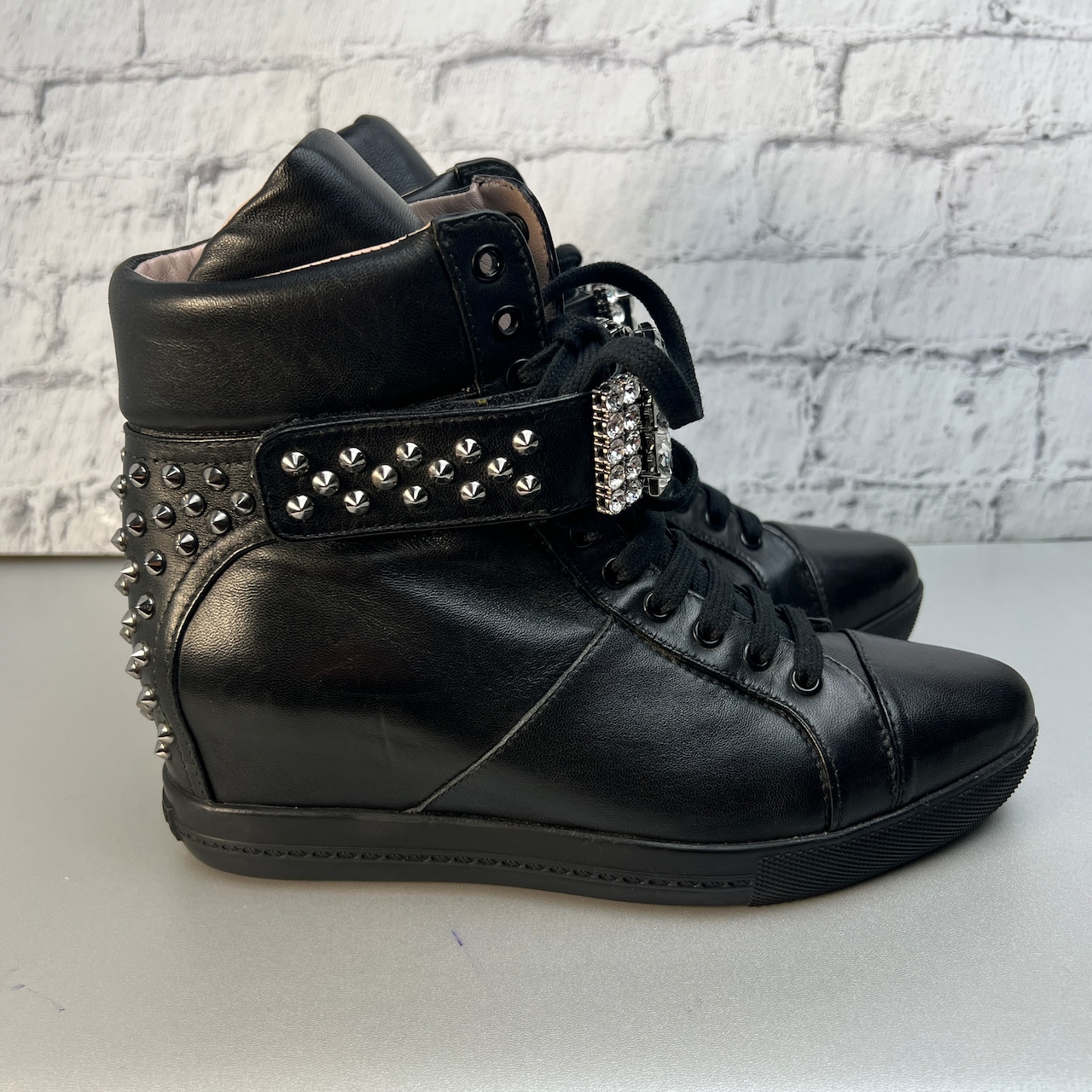 miumiu ミュウミュウ ハイカット スニーカー スタッズ ビジュー  靴 ブラック A-10528