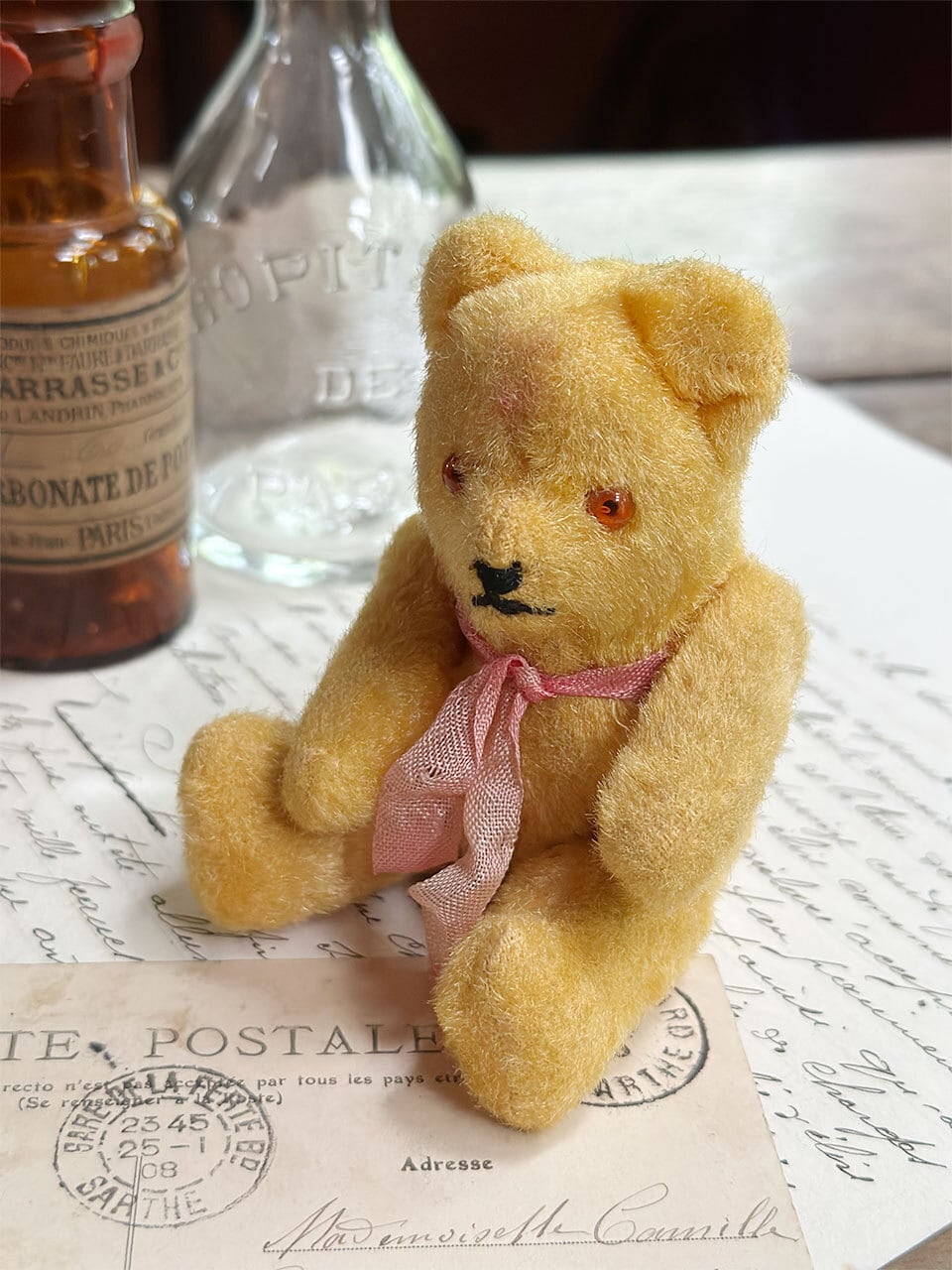 ピンクリボンの黄色ピーナッツベア | Brocante de La Cocotte