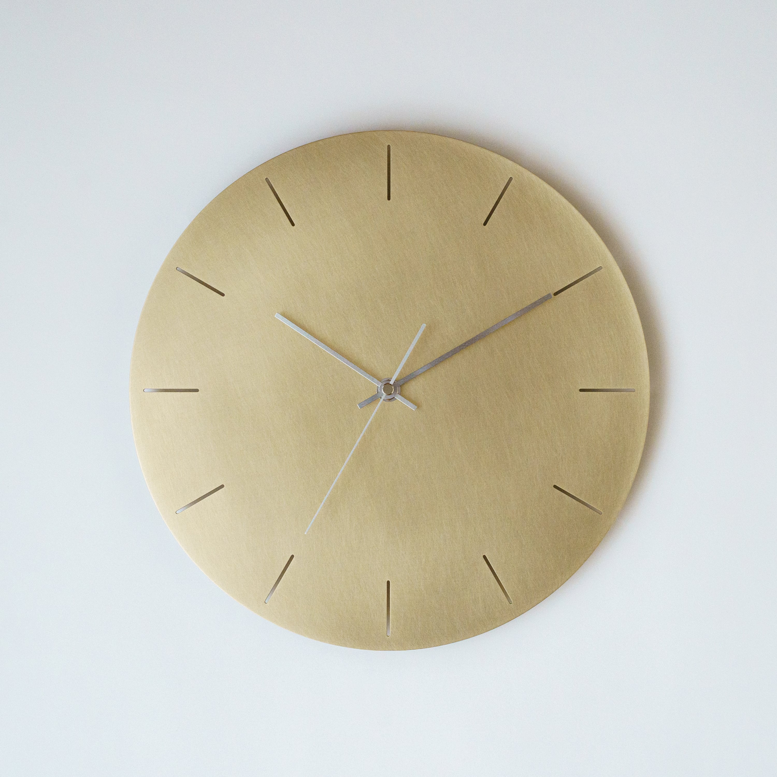 minimal wall clock 300 _ line / brass 壁掛け時計 300 線 / 真鍮
