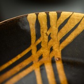 齊藤十郎　スリップ　8寸皿（茶）