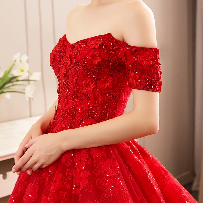 素敵な赤いドレス　タグ付き　未使用