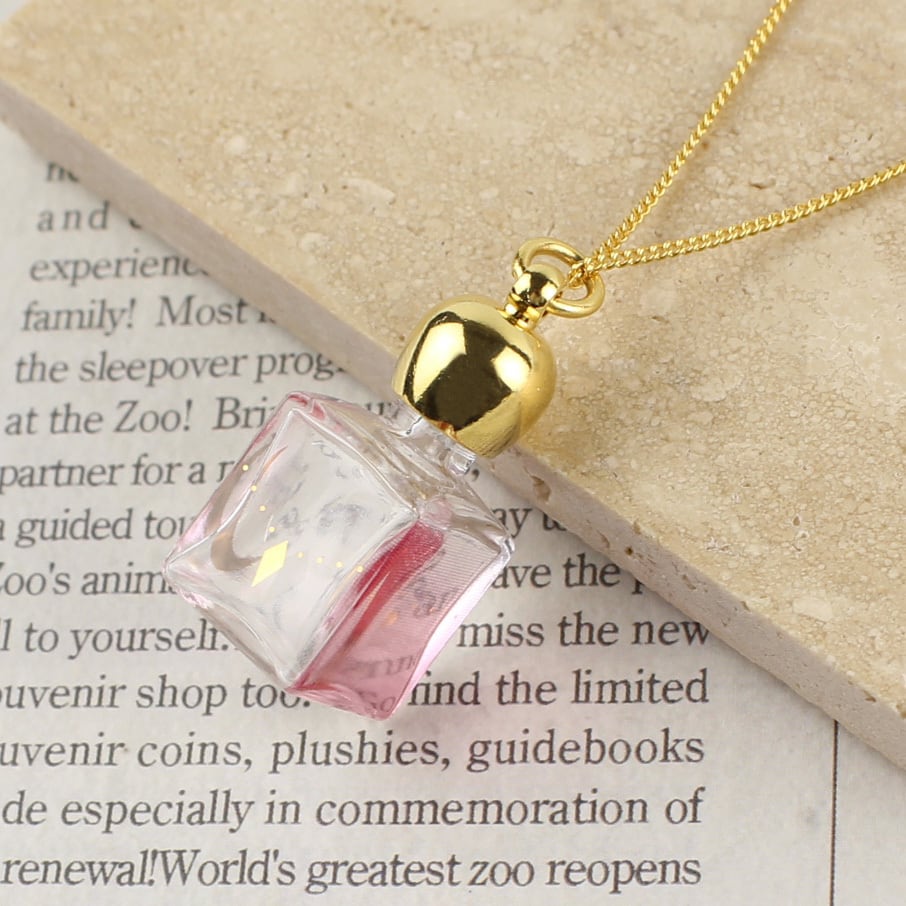 香るペンダント【キューブ・三日月ピンク】｜アロマペンダント｜香水