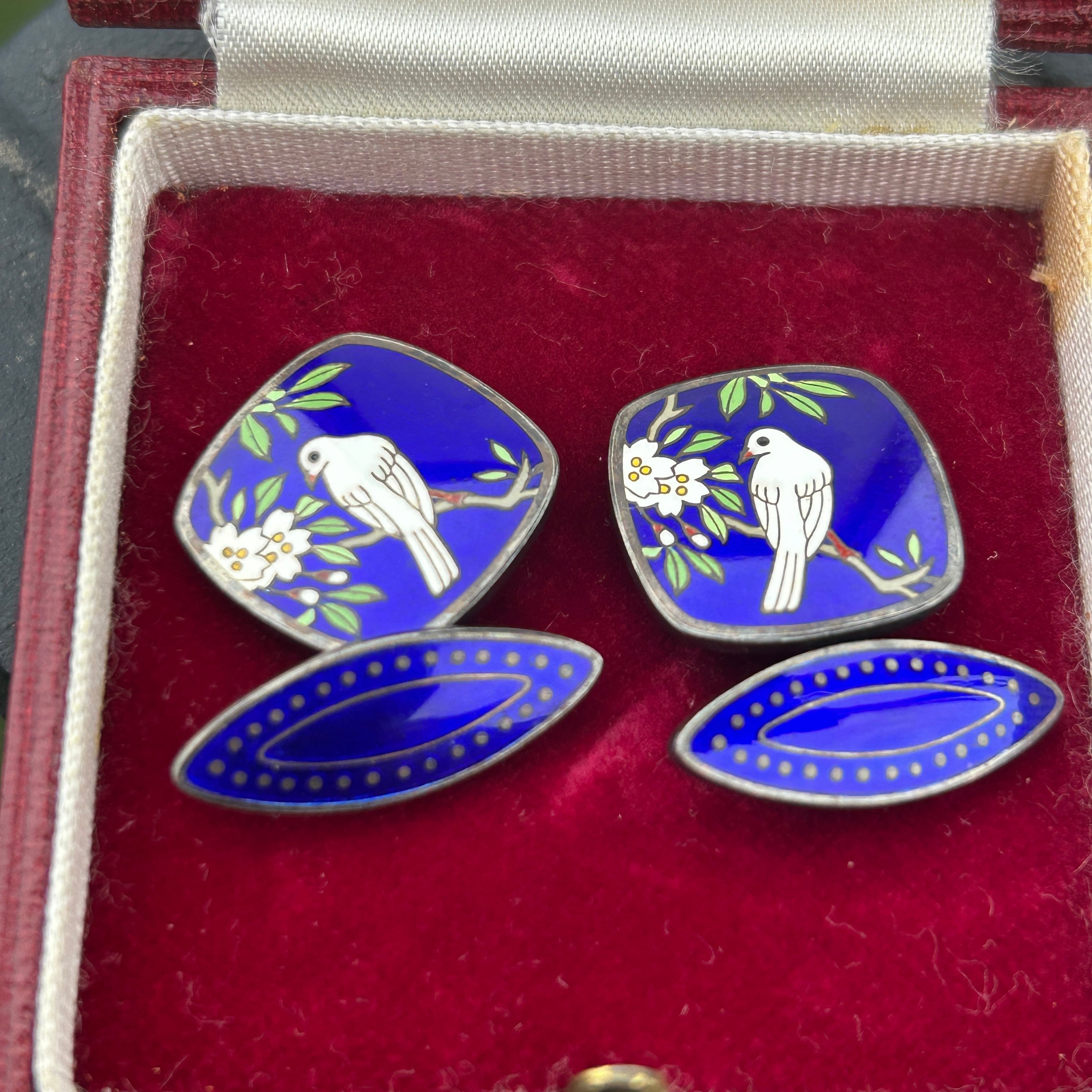 ヴィンテージ 輸出用七宝のカフスボタン　ロイヤルブルーに桜小鳥