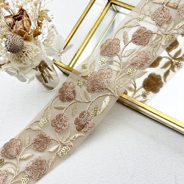 フィールド.　[ピンクベージュ］※50cmカット済み有り　インド刺繍リボン　1969