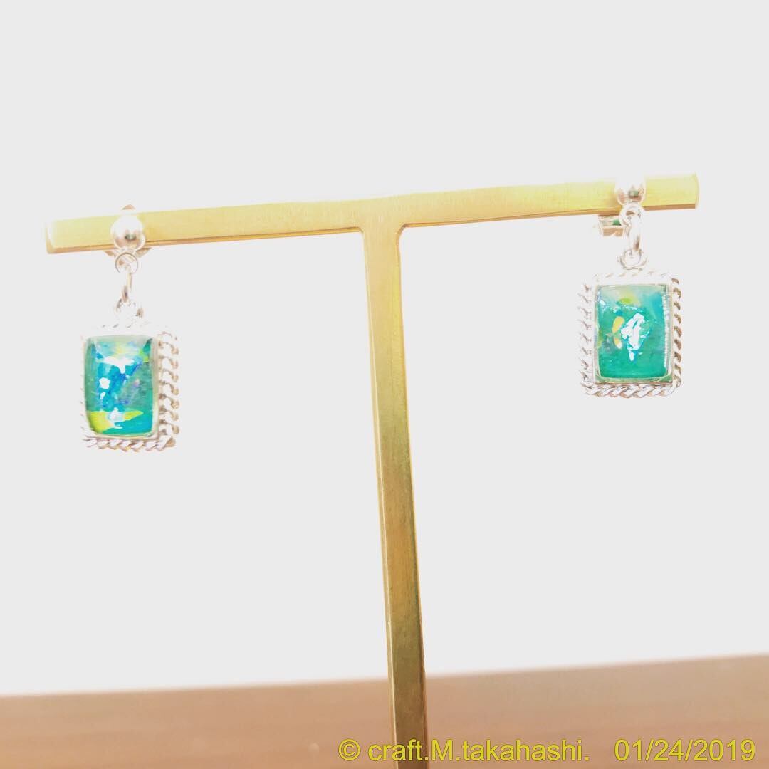 0091:グリーンのマーブルピアス ポストピアス 銀 シルバー 緑 グリーン