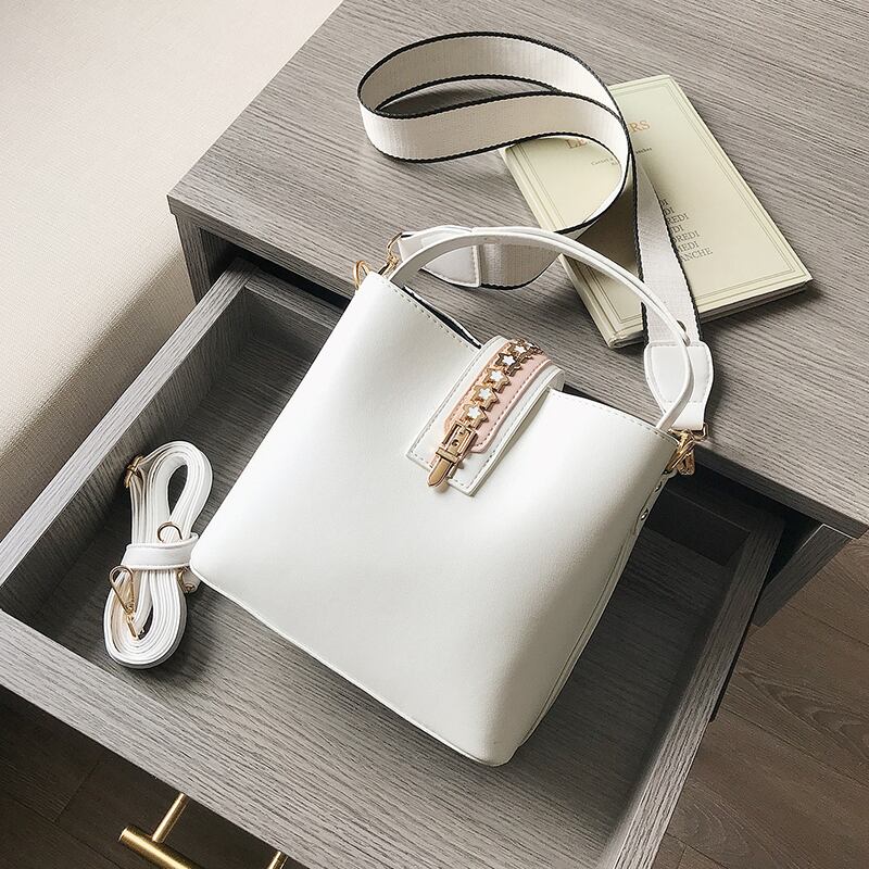 新しい小さなバッグ女性バッグ2020新しい波夏ネット赤ポータブルクロスボディバッグインワイルドショルダーバケットバッグ Tiancai_Wing_Bag6080462