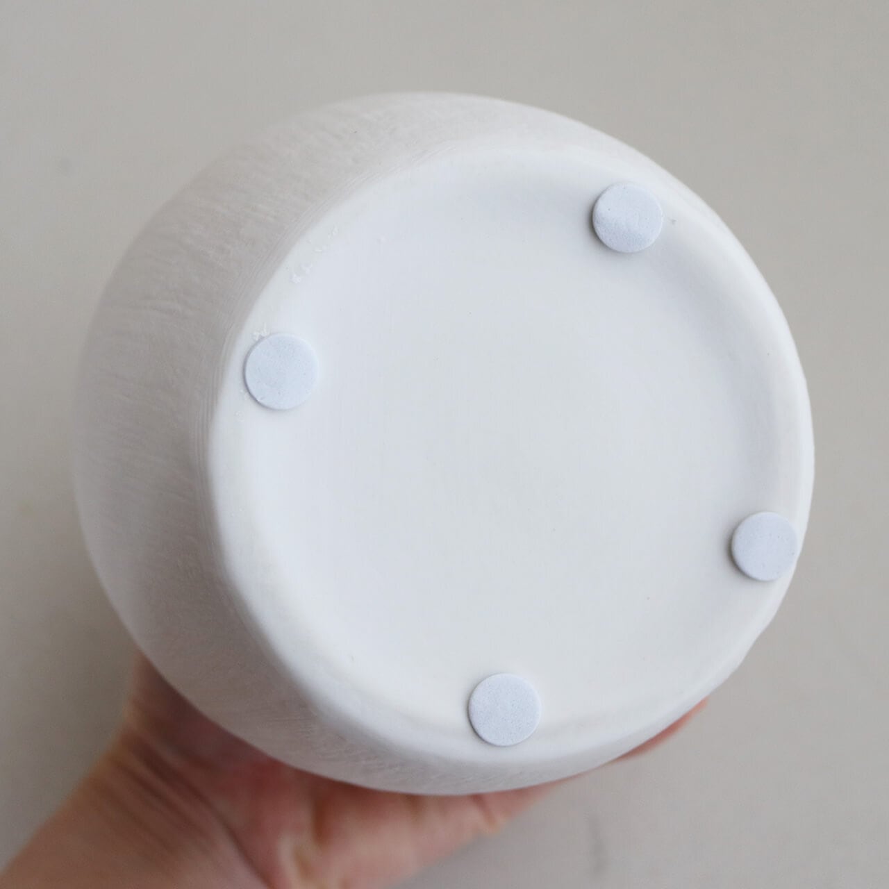 マットな質感の磁器製フラワーベース プランパーS ◇ 花瓶 一輪挿し