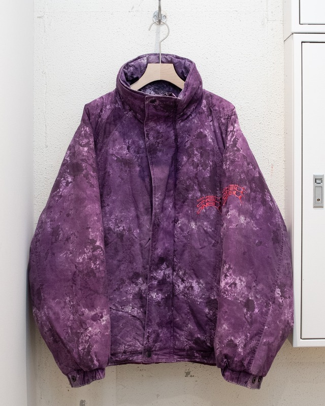 80s “O’NEILL” high neck down jacket / bleach-dyed effect purple shell / stitch accent & hidden placket / From EUROPE