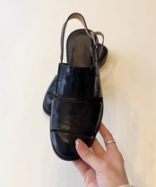 羊革レトロヴィンテージ風透かし彫りストラップサンダル