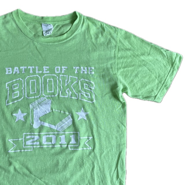 “ABATTLE OF THE BOOKS 2011”  anvil body print tee 古着 黄緑 ライムグリーン  Tシャツ 半袖 メンズ FT007
