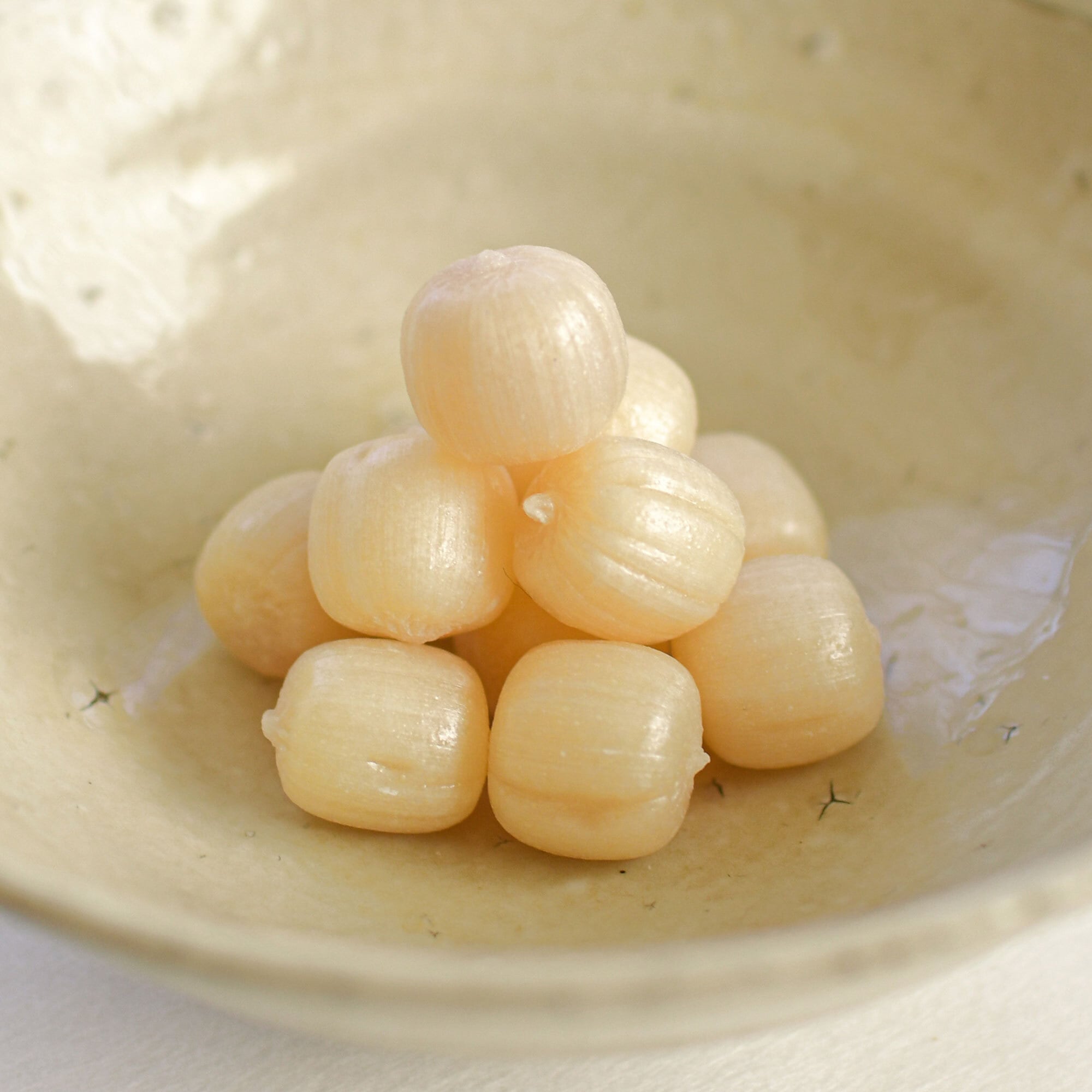 伊豆紅ほっぺのつぶつぶ苺みるく 70g | 甘信堂製菓｜ご自宅用「飴