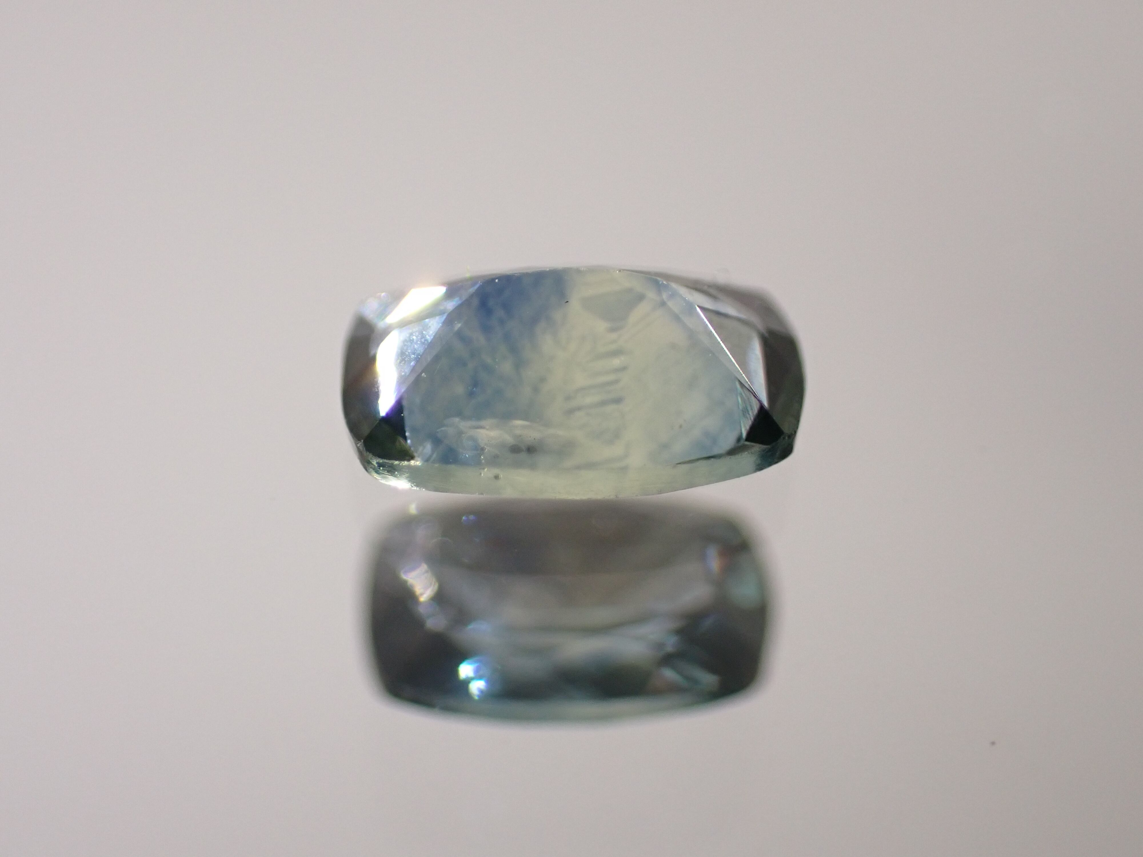 モンタナサファイア 0.61ct [B2-39] | differencee(ディファレンシー)