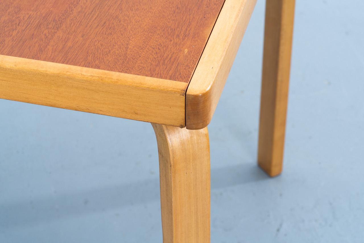 Aino Aalto  | extension Table elm-top