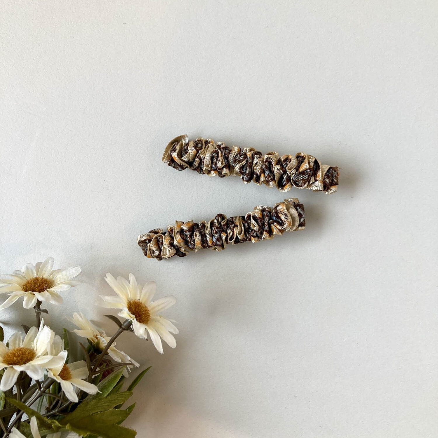 チェックリボンのくしゅくしゅヘアクリップ