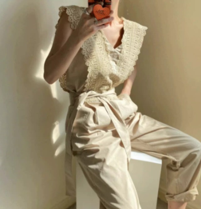 ワンピース オールインワン スーツ レディース ノースリーブ Vネック 襟なし ハイウエスト レース シフォン ウエスト 目立つ 高見え 格上げ 涼しい 涼感 海外トレンド 人とかぶらない 無地 色展開 ブラック アプリコット S M L XL ゆったり ナチュラル エレガント フェミニン ルーズ モード系 クール かっこいい こなれ感 主役級 女っぽ 上品 上質 セレブ  高級感 夏 母の日 インスタ映え SNS 映え 写真 映え デート お出かけ リゾート 旅行 高原 外遊び 外出 ママ 20代 30