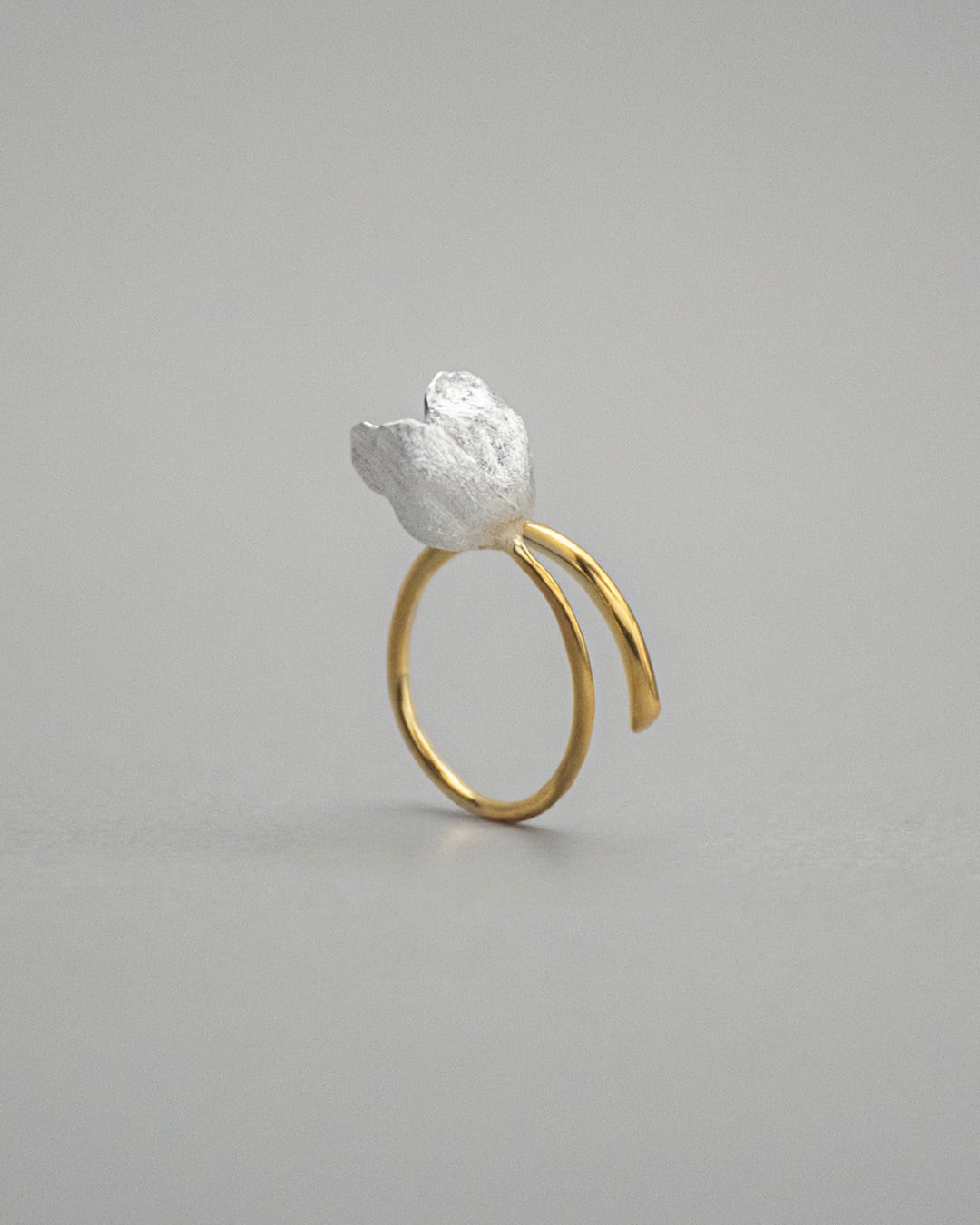 綻ぶチューリップ リング Ⅱ. | HENUN