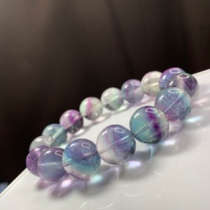 f39グラデーションが綺麗★大玉フローライトブレスレット