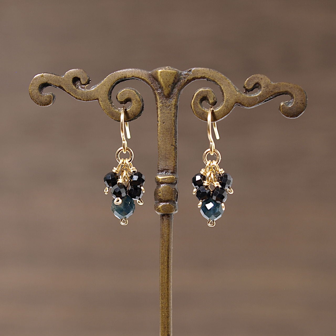 99 天然石ブラックスピネル✖︎ミンクファー ピアスorイヤリング 99