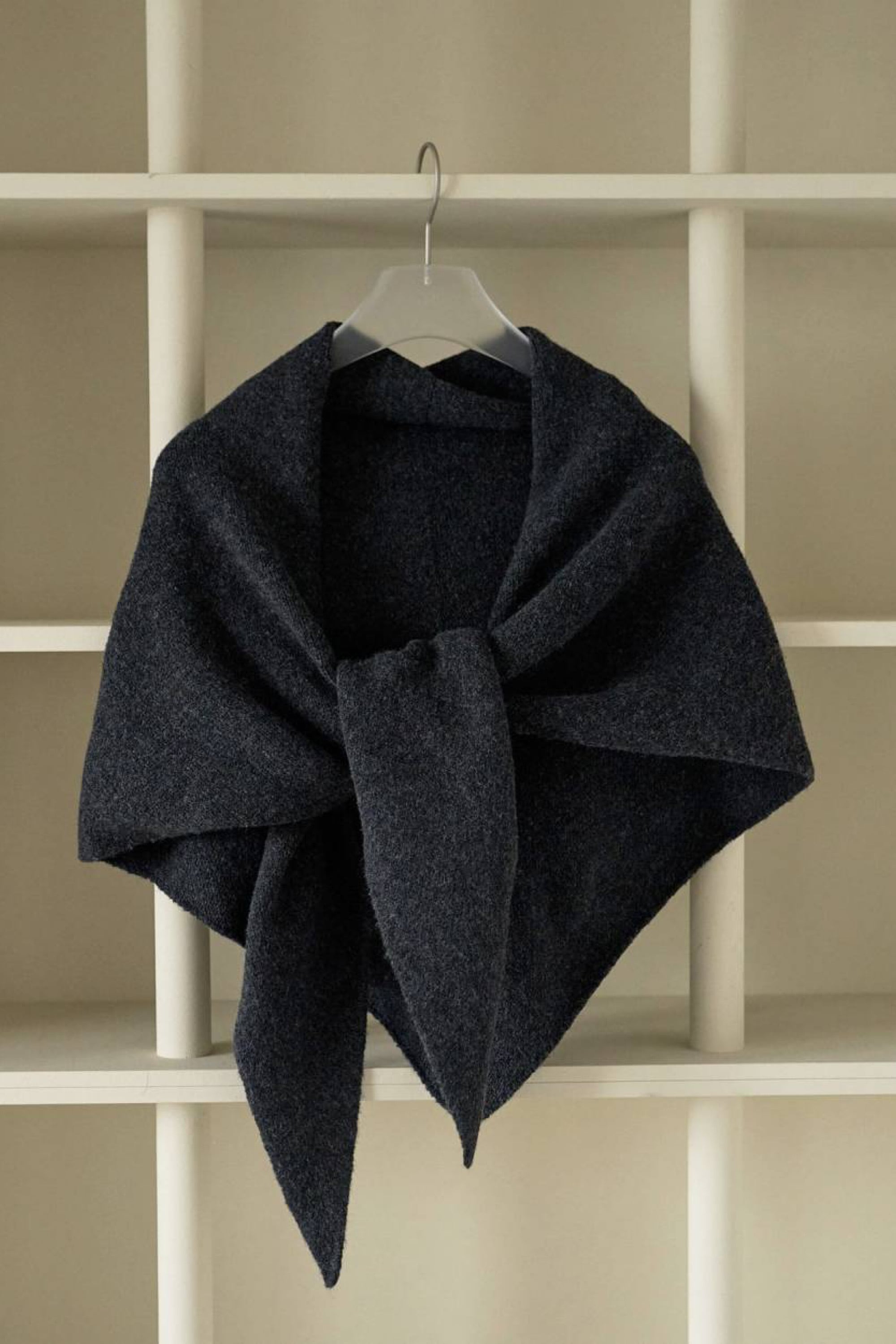 ànuke Knit Triangle Scarf ニットトライアングルスカーフ CharcoalGray