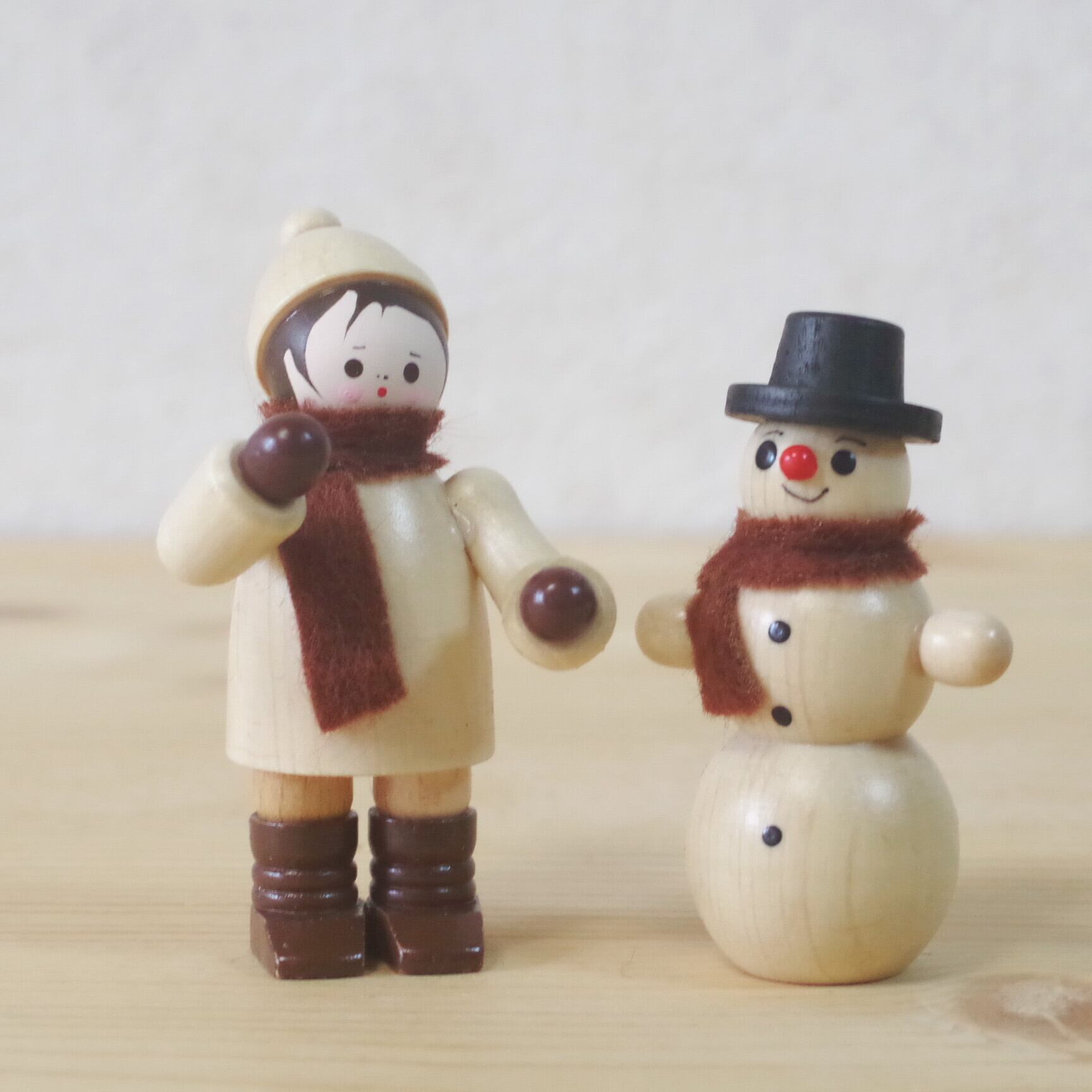 ロミーティール 女の子とスノーマン