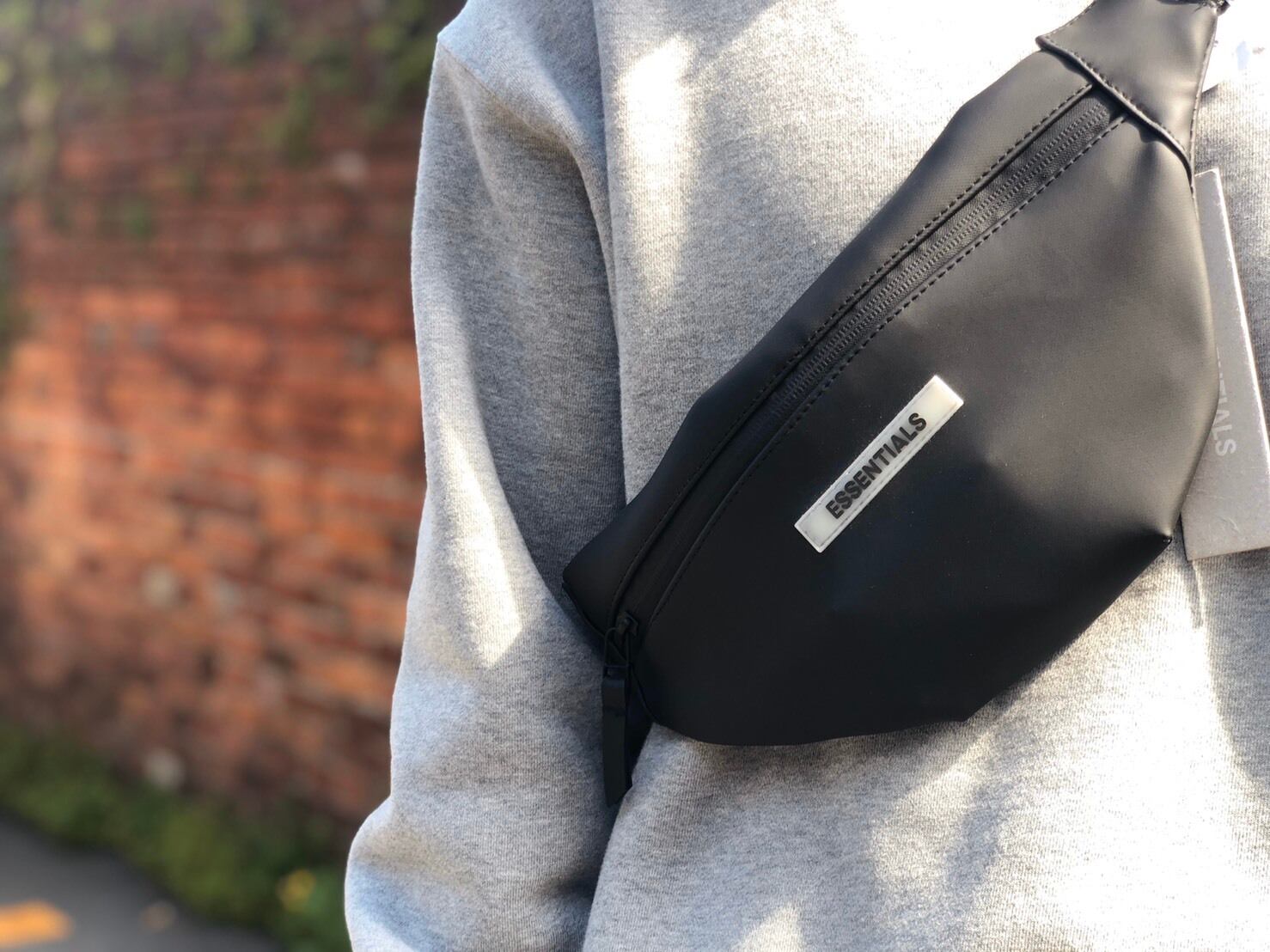 FOG Essentials Waterproof Sling Bag - ボディーバッグ