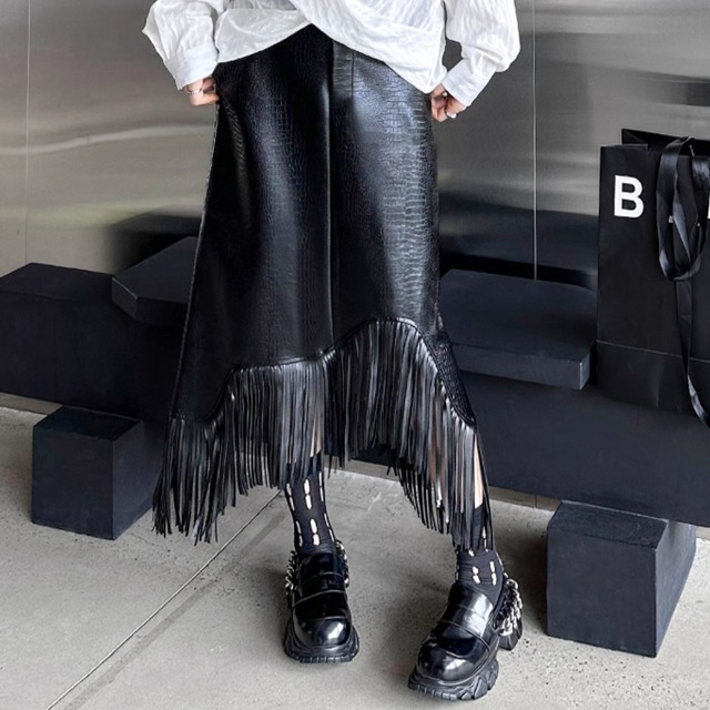 Synthetic leather tassel skirt (ME134)