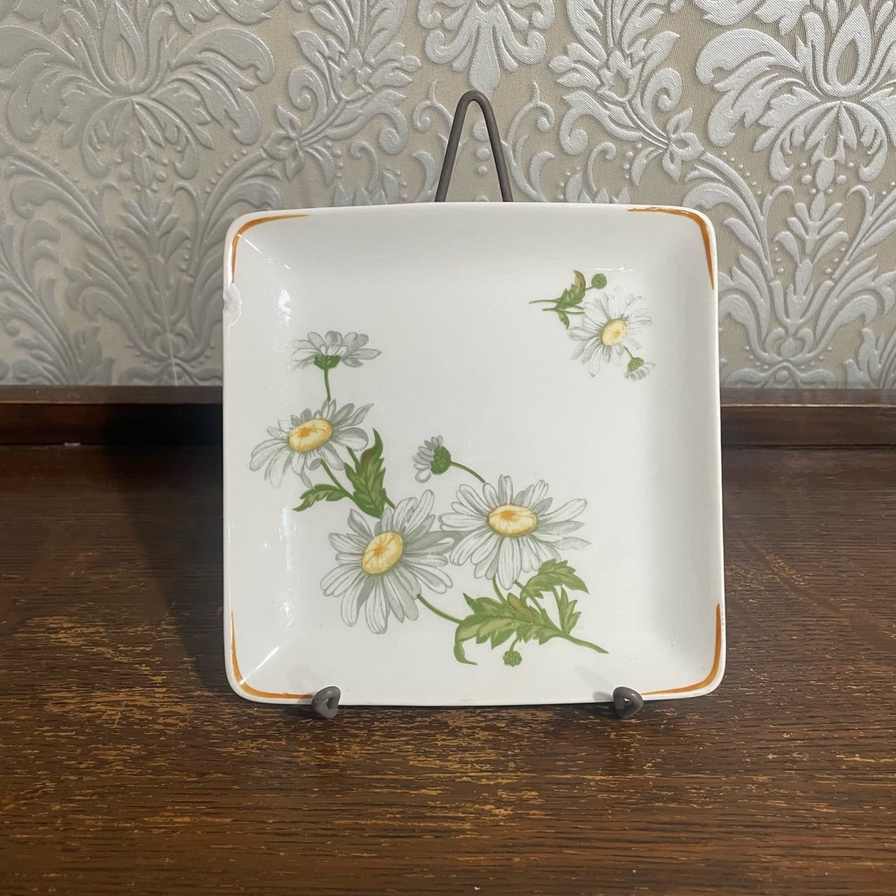 フローラルデザインの陶器花瓶 ハンガリー製ホロハーザ ホロハーザ