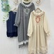 2色/フリルカラーフロント刺繍ワンピ ・12113