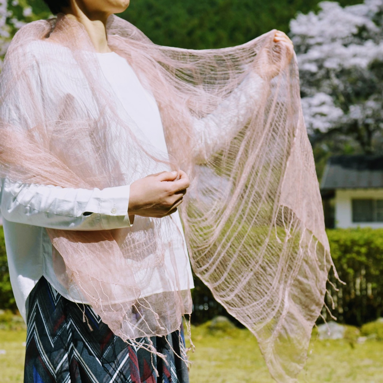【奈良吉野さくら染め】桜染めシルク羽衣三重織ストール２　（濃色）