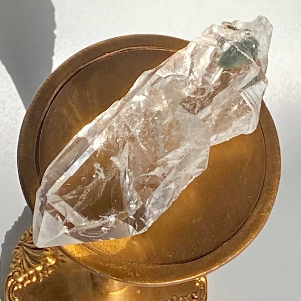 インドヒマラヤマニハール産クローライト・イン・クォーツのポイント