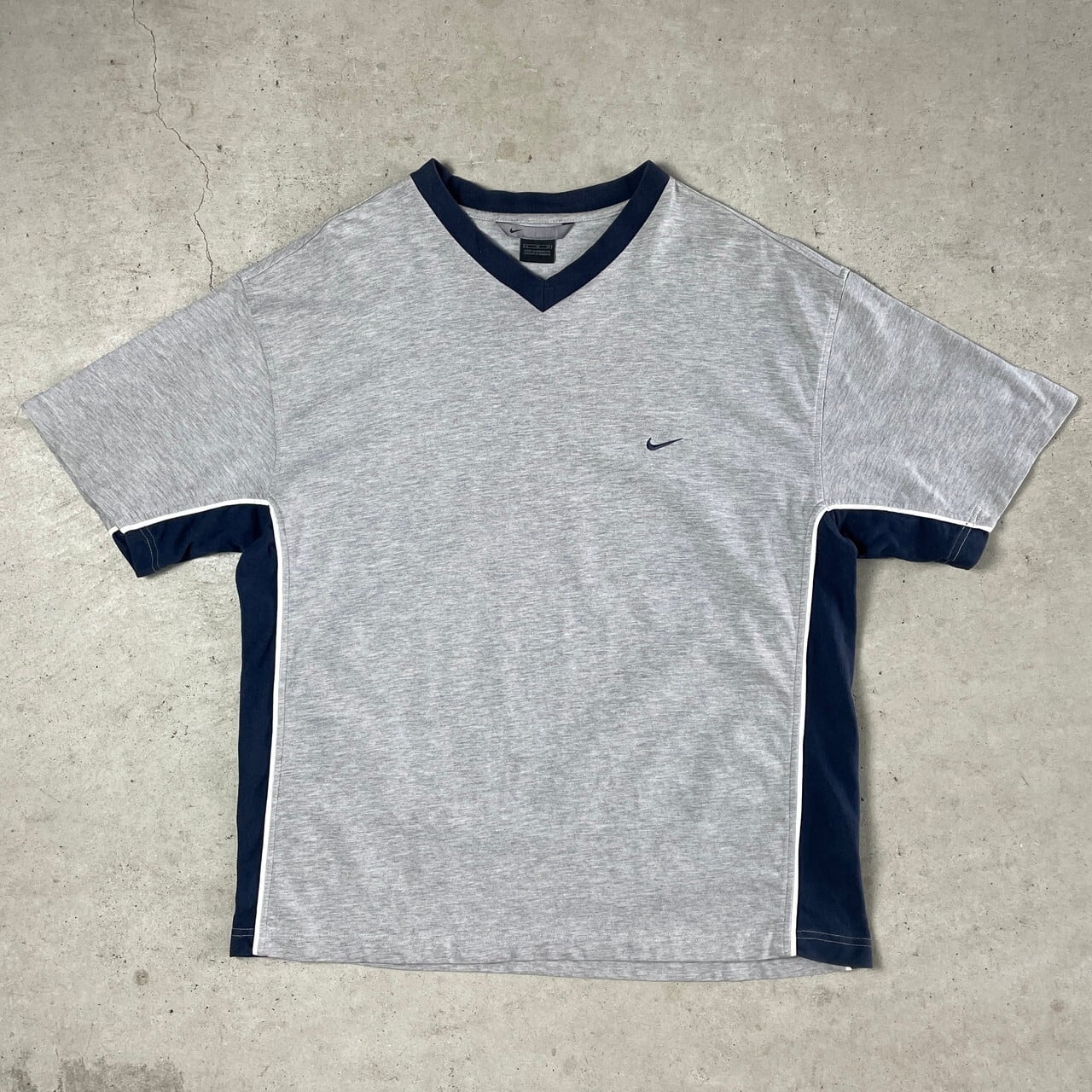 90s NIKE ナイキ Vネック ワンポイント スウォッシュロゴ刺繍 Tシャツ 