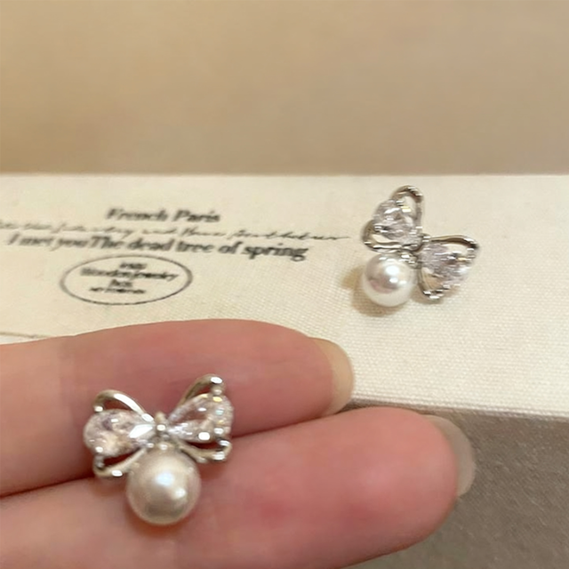 ZJきらめく結びリボンピアス