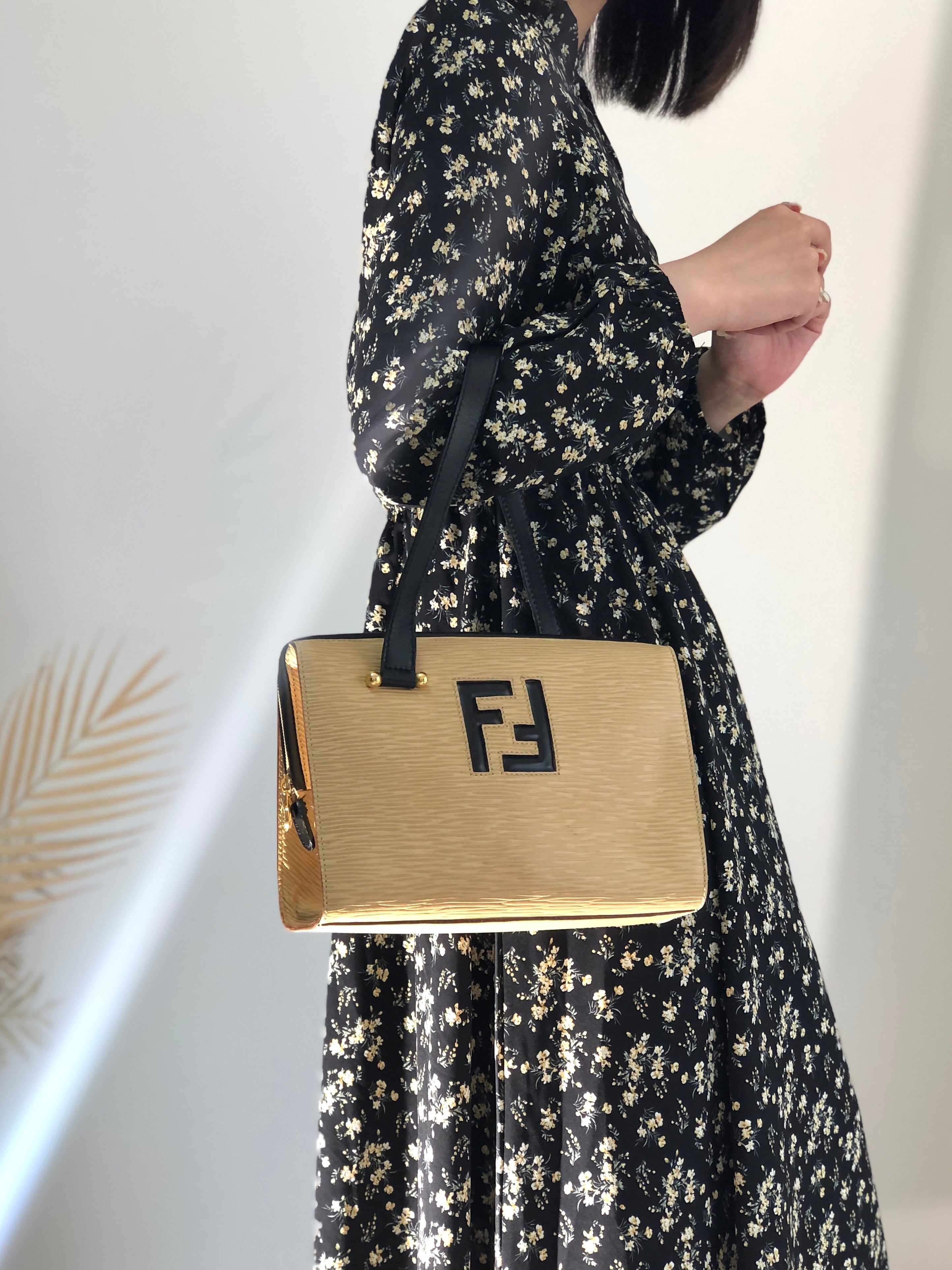 FENDI フェンディ レザーハンドバッグ