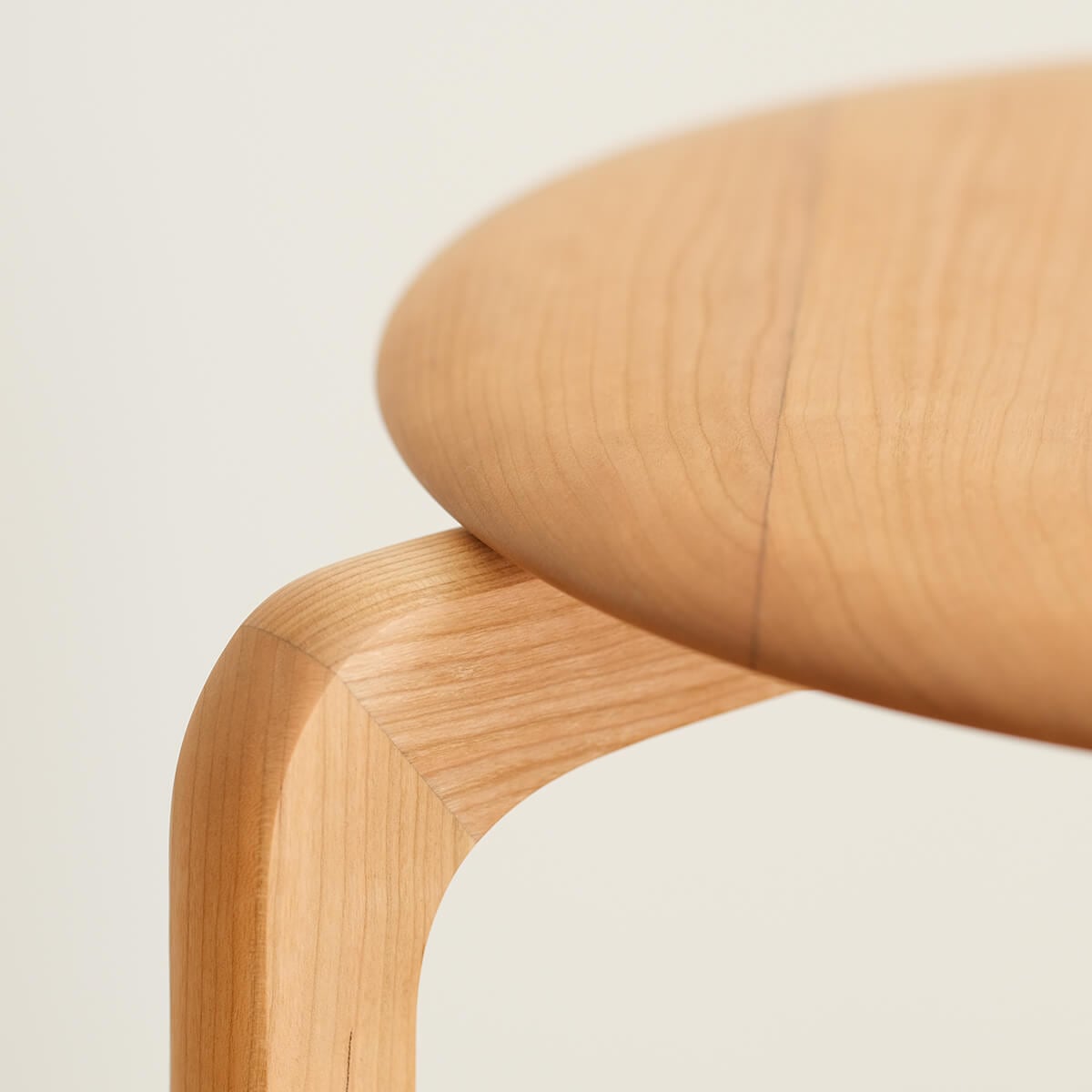 DENTO LISCO STOOL 3本脚 チェリー | Have Fun Furniture