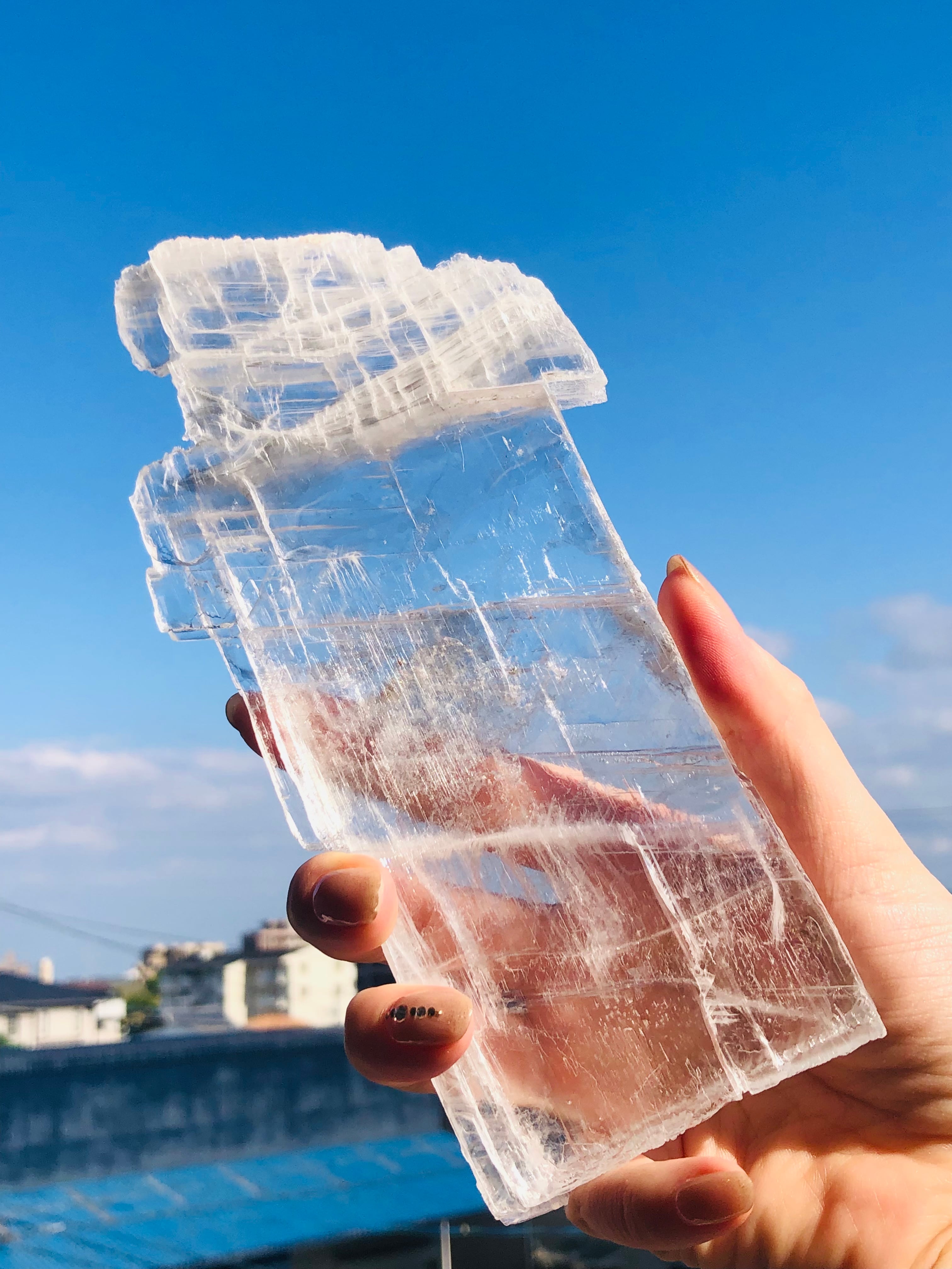 聖母マリアのガラス！セレナイトの大きなプレート | 虹色の星