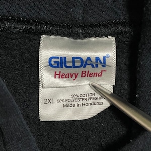 GILDAN 2XL ビッグシルエット ワンポイント SRT 刺繍ロゴ パーカー プルオーバー スウェット フーディー us古着