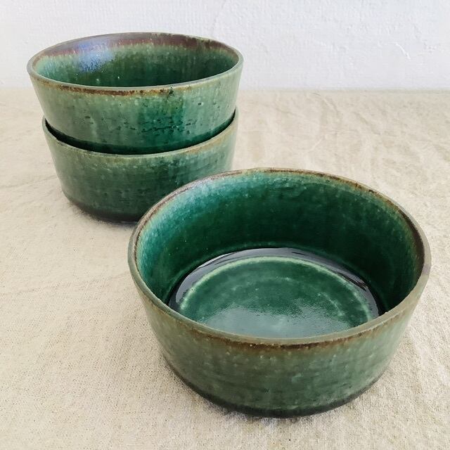 大浦 加和】緑釉浅小鉢(口錆) | うつわ屋