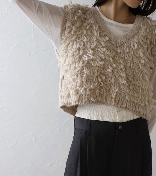 ループ編みショートベスト