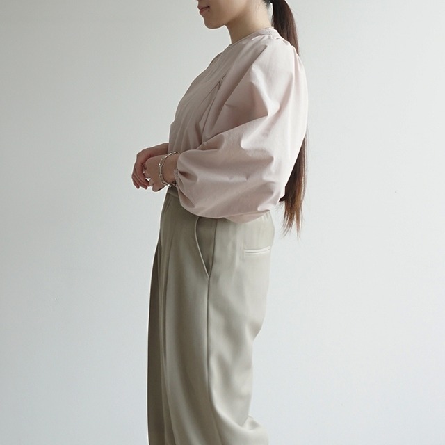 パフスリーブブラウス　