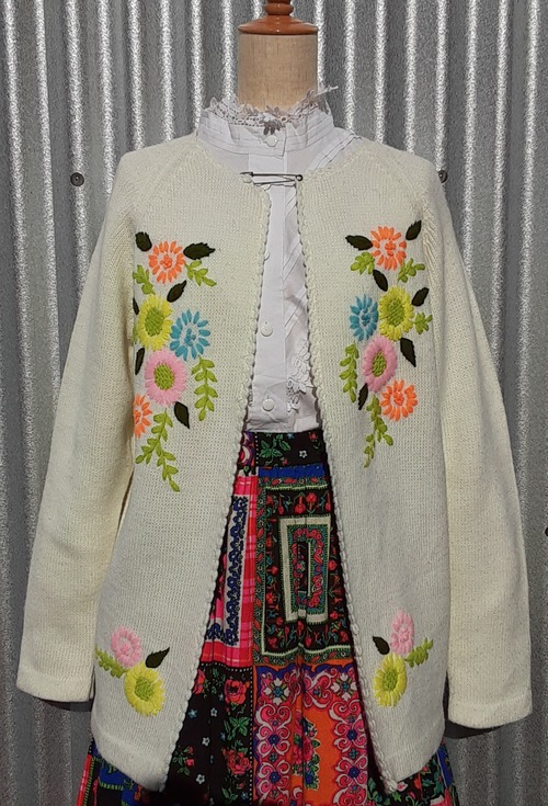 Flower embroidery tyrolean cardegan／フラワー刺繍 チロリアンカーディガン